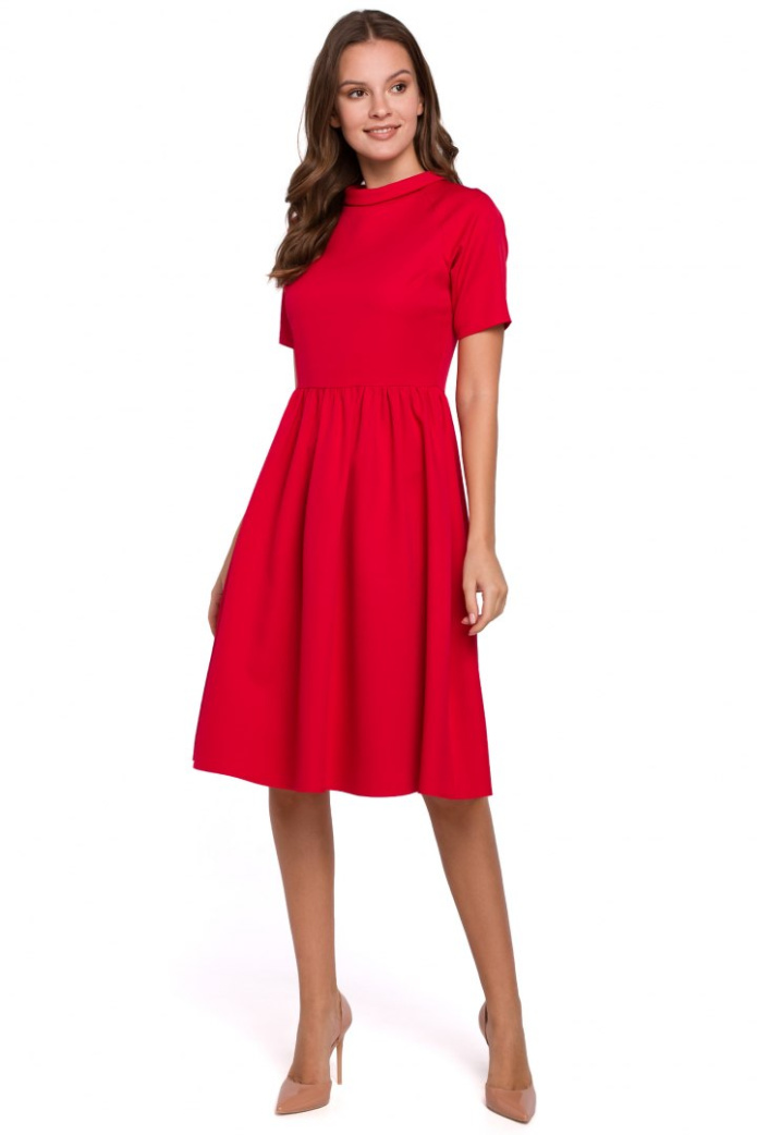 Sukienka Midi - Rozkloszowana Krótki Rękaw Stójka - czerwona